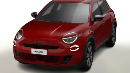 Neu Fiat 600 Icon 110 PS (80 kW) 2026 Passione rot SUV