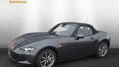 Machine gray Neu 2025 Mazda MX5 Exclusive-Line Cabrio | 29.999 €