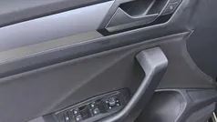 Schwarz Gebraucht 2024 VW T-Roc Life SUV | 21.677 € (Guter Preis)