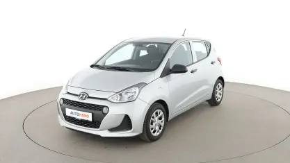 Gebraucht Hyundai i10 Basis 67 PS (49 kW) 2017 Silber Kleinwagen