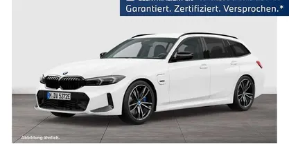Weiß Gebraucht 2022 BMW 330e M Sport Kombi | 34.480 € (Fairer Preis)