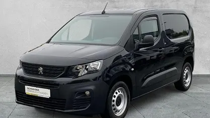 Schwarz Gebraucht 2019 Peugeot Partner Premium Van / Kleinbus | 13.490 € (Fairer Preis)