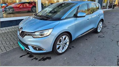 Blau Gebraucht 2016 Renault Scénic III Experience Van / Kleinbus | 10.390 € (Teuer)