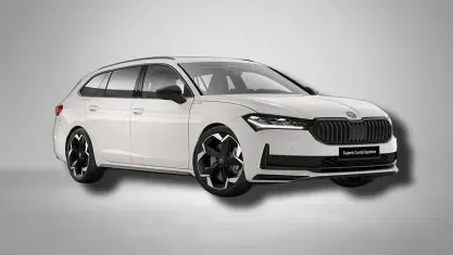 Gebraucht Skoda Superb SportLine 265 PS (194 kW) 2026 Kristall weiß uni Kombi