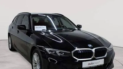 Gebraucht BMW 330e Sport Line 184 PS (135 kW) 2022 Schwarz uni Kombi