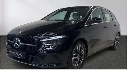 Gebraucht Mercedes B250e Progressive 163 PS (119 kW) 2024 Schwarz Van / Kleinbus