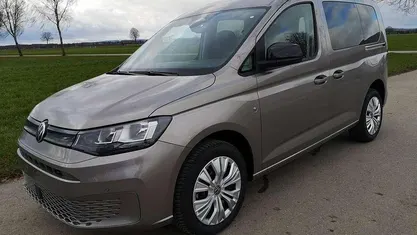 Mojave beige metallic Neu 2026 VW Caddy Basis Van / Kleinbus | 31.890 € (Fairer Preis)
