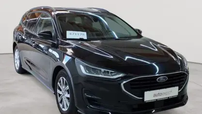 Gebraucht Ford Focus Cool & Connect 120 PS (88 kW) 2023 Agate black metallic Kombi