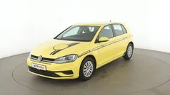 Gelb Gebraucht 2018 VW Golf VII Trendline Limousine | 10.680 € (Guter Preis)