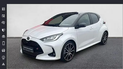 Gebraucht Toyota Yaris Hybrid Sport 116 PS (85 kW) 2022 Weiß Limousine