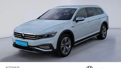 Gletscherweiß metallic Gebraucht 2023 VW Passat Alltrack Kombi | 30.889 € (Fairer Preis)