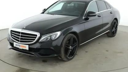 Używany Mercedes C180 Exclusive 156 KM (114 kW) 2017 Czarny Sedan/Limuzyna
