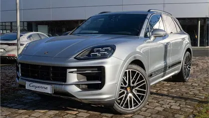 Dolomitsilbermetallic Gebraucht 2025 Porsche Cayenne SUV | 109.990 €