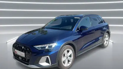 Gebraucht Audi A3 Comfort 150 PS (110 kW) 2025 Navarrablau metallic Limousine