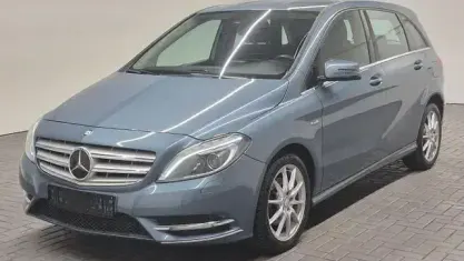 Używany Mercedes B200 156 KM (114 kW) 2012 Niebieski Minivan