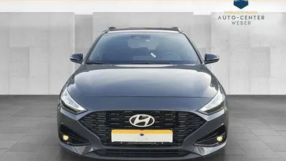 Grau Gebraucht 2024 Hyundai i30 Advantage Kombi | 21.889 € (Fairer Preis)