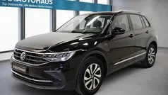 Schwarz Gebraucht 2023 VW Tiguan Active SUV | 24.260 € (Guter Preis)