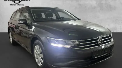 Gebraucht VW Passat Business 122 PS (89 kW) 2023 Grau Kombi