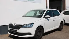 Weiß Gebraucht 2021 Skoda Fabia Cool Plus Limousine | 6.990 €