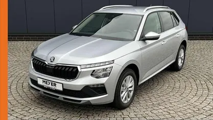 Brilliantsilber metallic Neu 2025 Skoda Kamiq Selection SUV | 25.490 € (Guter Preis)