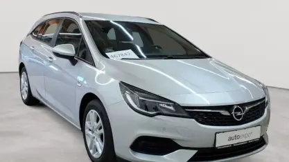 Używany Opel Astra Edition 105 KM (77 kW) 2020 Srebrny Kombi