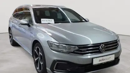 Gebraucht VW Passat GTE 156 PS (114 kW) 2022 Pyritsilber metallic Kombi
