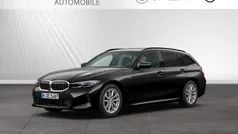 Saphirschwarz metallic Gebraucht 2024 BMW 330 M Sport Kombi | 43.800 € (Fairer Preis)