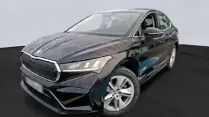 Begagnad Skoda Enyaq iV Loft 131 kW (179 HK) 2024 Svart SUV