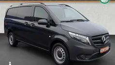 Grau metallic Gebraucht 2023 Mercedes Vito Van / Kleinbus | 43.990 €