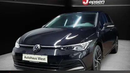 Deep black perleffekt Gebraucht 2024 VW Golf VIII Move Limousine | 23.970 € (Fairer Preis)