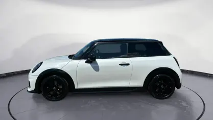 Używany Mini John Cooper Works 204 KM (150 kW) 2025 Biały Hatchback
