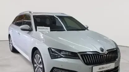 Gebraucht Skoda Superb Style 200 PS (147 kW) 2023 Brillantsilber metallic Kombi
