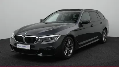 Gebraucht BMW 520 M Sport 190 PS (139 kW) 2020 Sophistograu brillanteffekt metalli Kombi