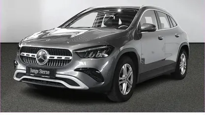Grau Gebraucht 2024 Mercedes GLA200 Advanced SUV | 36.490 € (Fairer Preis)