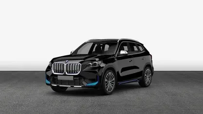 Saphirschwarz metallic Neu 2025 BMW iX1 M Sport SUV | 55.990 € (Fairer Preis)