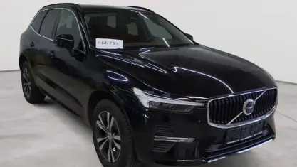 Używany Volvo XC60 Momentum 197 KM (144 kW) 2021 Czarny SUV