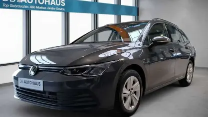 Gebraucht VW Golf VIII Life 110 PS (80 kW) 2023 Grau Kombi