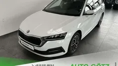 Weiß Gebraucht 2023 Skoda Octavia Ambition Kombi | 29.290 € (Fairer Preis)