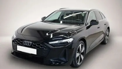 Gebraucht Audi A5 Comfort 204 PS (150 kW) 2025 Mythosschwarz metallic Kombi