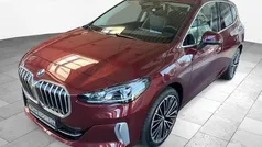 Rot Gebraucht 2024 BMW 218 Active Tourer Luxury Line Van / Kleinbus | 31.449 € (Fairer Preis)