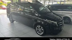 Obsidianschwarz Gebraucht 2023 Mercedes V300 Night Van / Kleinbus | 65.888 € (Fairer Preis)