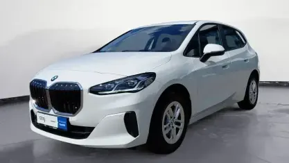 Gebraucht BMW 218 Active Tourer Luxury Line 136 PS (100 kW) 2023 Weiß Van / Kleinbus