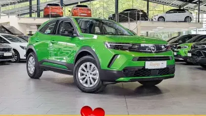 Używany Opel Mokka-e Edition 100 kW (136 KM) 2022 Zielony SUV