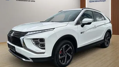 Gebraucht Mitsubishi Eclipse Cross Plus 188 PS (138 kW) 2022 Weiß SUV