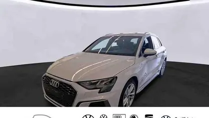 Gletscherweiss (weiß) Gebraucht 2023 Audi A3 S-Line Limousine | 27.945 € (Fairer Preis)