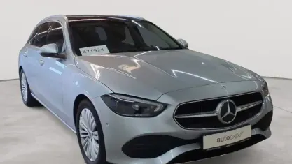 Gebraucht Mercedes C200 Avantgarde 163 PS (119 kW) 2023 Hightechsilber metallic Kombi