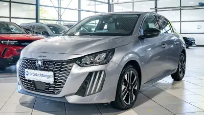 Usata Peugeot 208 Allure 101 CV (74 kW) 2025 Grigio Utilitaria