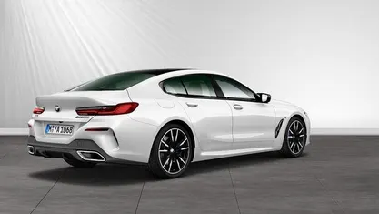 Gebraucht BMW M850 M Sport 530 PS (389 kW) 2023 Mineralweiss metallic Coupé