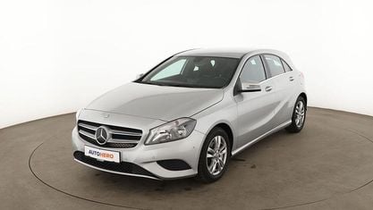 Używany Mercedes A180 Style 122 KM (89 kW) 2015 Szary Sedan/Limuzyna