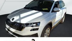 Weiss Gebraucht 2024 Skoda Karoq Selection SUV | 29.977 € (Guter Preis)